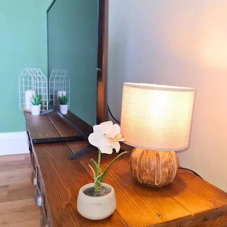 Apartment Lumineux Proche Et Marche, Centre-ville Accessible A Pied Parking Gratuit I Sweet Homes Location