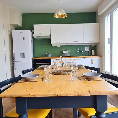 Lumineux Proche Et Marche, Centre-ville Accessible A Pied Parking Gratuit I Sweet Homes Location Royan