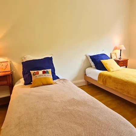 Lumineux Proche Et Marche, Centre-ville Accessible A Pied Parking Gratuit I Sweet Homes Location ロワイヤン