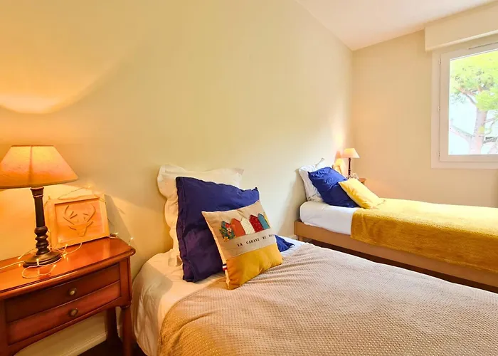 アパート Lumineux Proche Et Marche, Centre-ville Accessible A Pied Parking Gratuit I Sweet Homes Location ロワイヤン